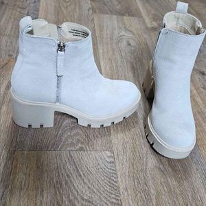 Steve Madden convinced ankle boot